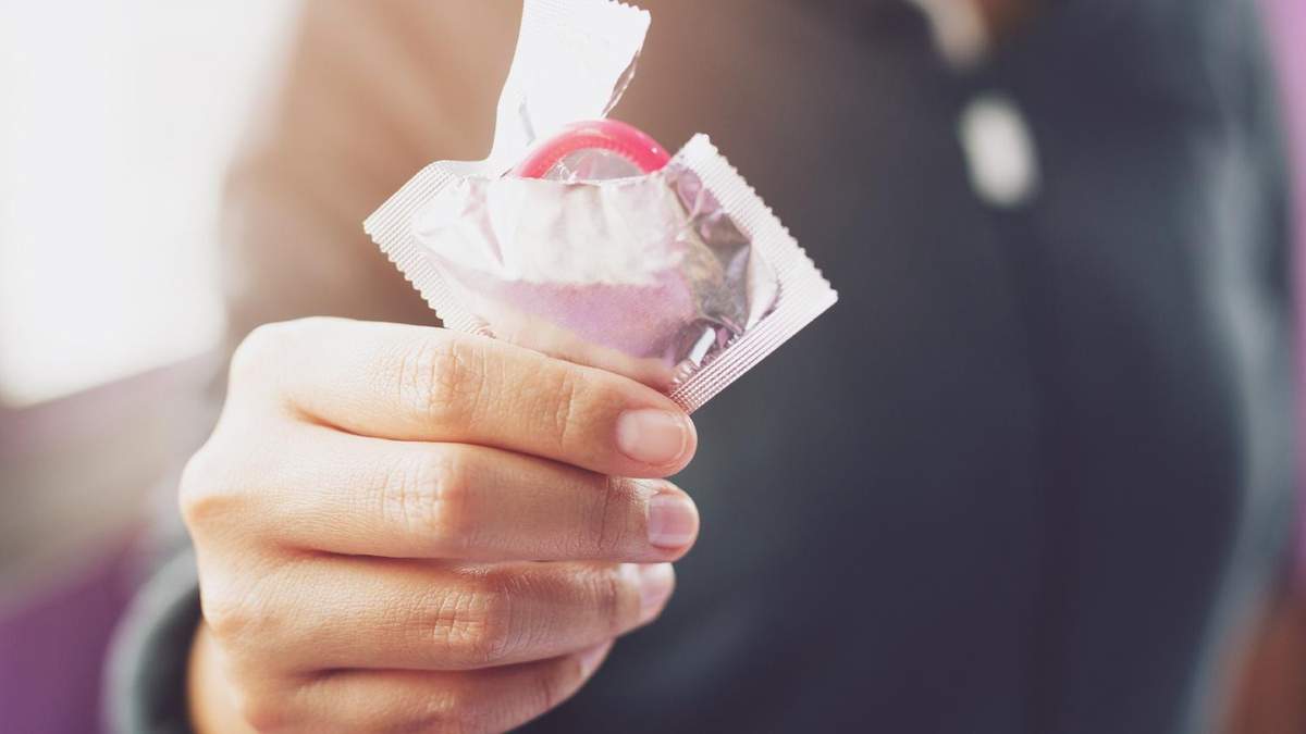 Как правильно надевать презерватив