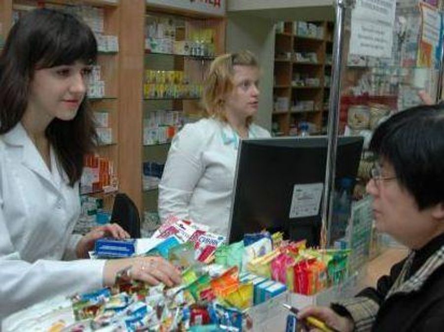 Азаров хоче рецептами боротися з самолікуванням