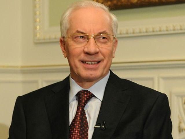 Азаров забрав 200 мільйонів в Охматдиту для ЄВРО-2012 Азаров забрав 200 мільйонів в Охматдиту для ЄВРО-2012