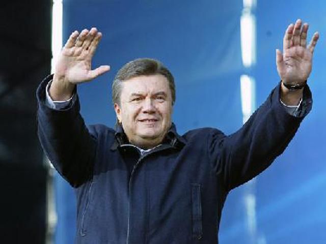 Віктор Янукович побажав медикам міцного здоров'я