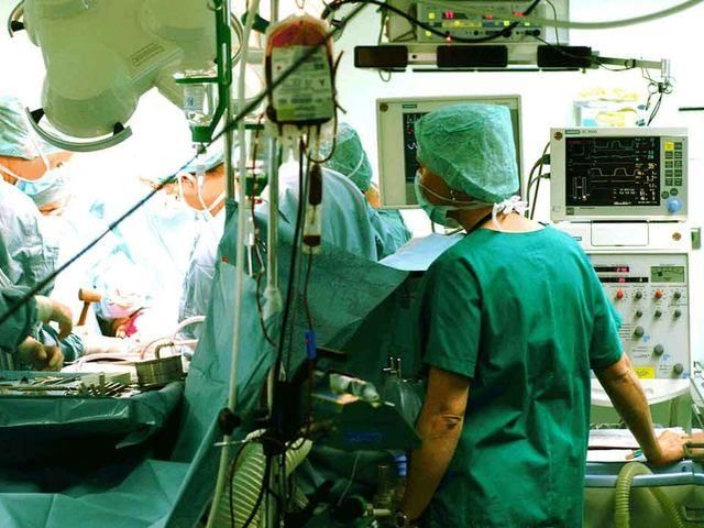 Пластичний хірург викладав на YouTube відео зі своїх операцій Пластичний хірург викладав на YouTube відео зі своїх операцій