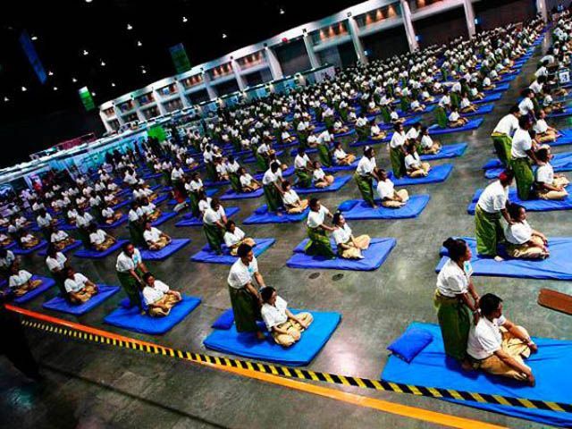В Таиланде установили рекорд по групповому тайскому массажу (Фото)