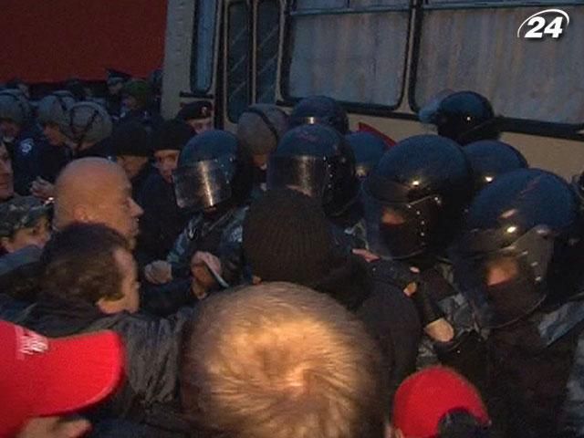 Медики: В 16 человек из-под Первомайской ОИК сняли побои Медики: В 16 человек из-под Первомайской ОИК сняли побои