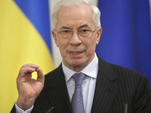 Азаров: Я никому не советую курить Азаров: Я никому не советую курить