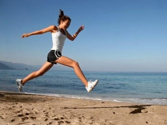 Ученые: Ежедневная часовая прогулка продлевает жизнь на 4,5 года Ученые: Ежедневная часовая прогулка продлевает жизнь на 4,5 года