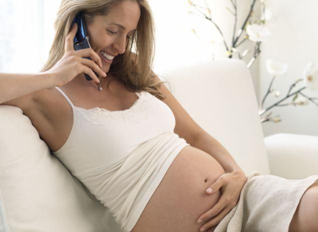 Слишком много "мобилок" во время беременности может привести к гиперактивности ребенка