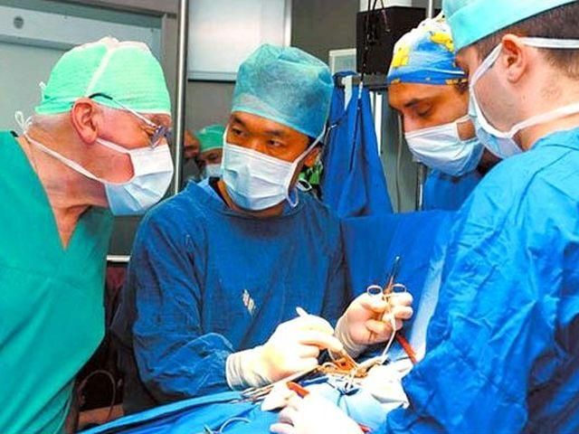 Найдосконаліший у світі штучний клапан серця імплантували у Росії