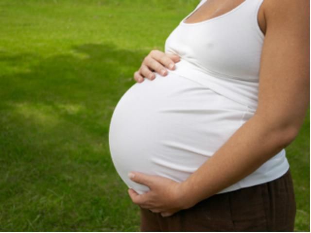 Ученые говорят, что беременность может быть заразной