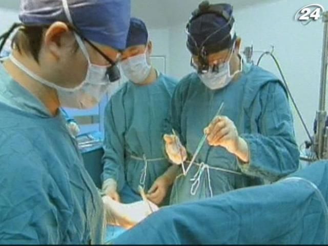 У Шанхаї замість наркозу застосовують голкотерапію У Шанхаї замість наркозу застосовують голкотерапію