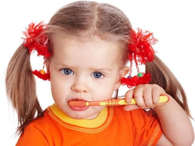 70% людей не умеют чистить зубы 70% людей не умеют чистить зубы