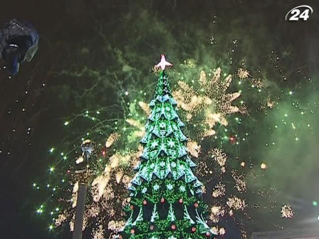 Дієтологи радять під час свят їсти овочі і пити воду Дієтологи радять під час свят їсти овочі і пити воду