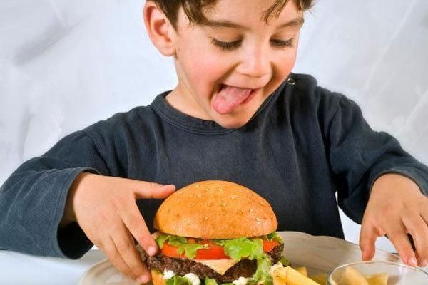 Исследование: Употребление гамбургеров три раза в неделю может закончиться астмой