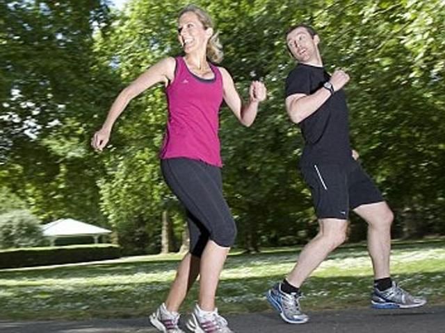 Дослідники з Італії радять бігати вперед спиною Дослідники з Італії радять бігати вперед спиною