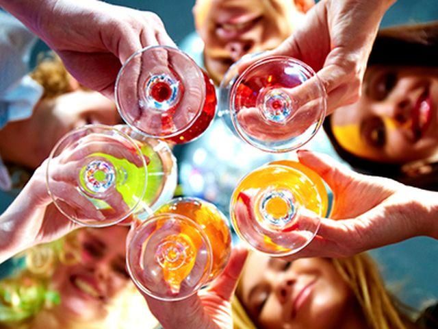 Українці п'ють вдвічі менше алкоголю, аніж росіяни та європейці, – МОЗ