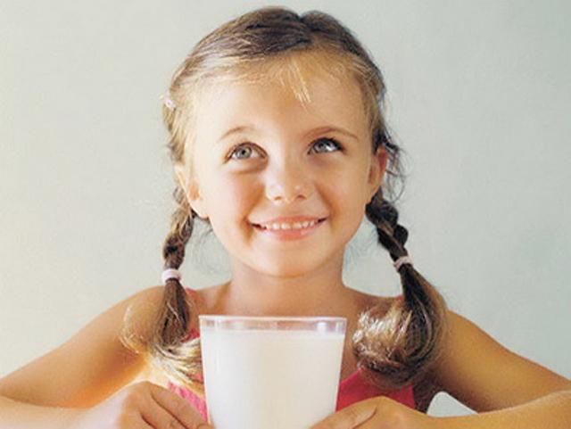 Обезжиренное молоко может вызвать ожирение