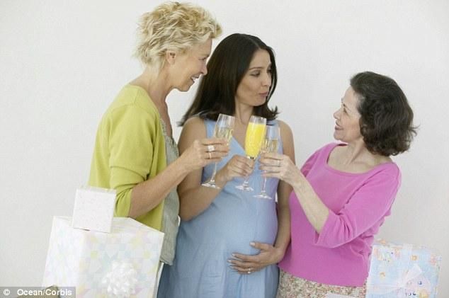 Легкие алкогольные напитки дважды в неделю полезны беременным