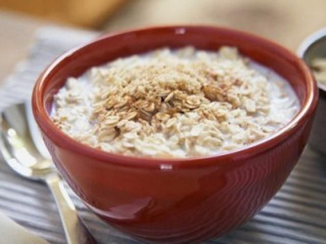 Чрезмерное употребление овсянки может навредить организму Чрезмерное употребление овсянки может навредить организму