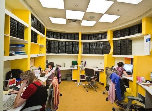 Работники многолюдных офисов чаще болеют и не выкладываются на 100% Работники многолюдных офисов чаще болеют и не выкладываются на 100%