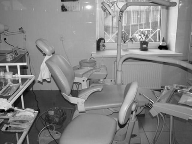 На Прикарпатті після відвідин стоматолога померла 16-річна дівчина