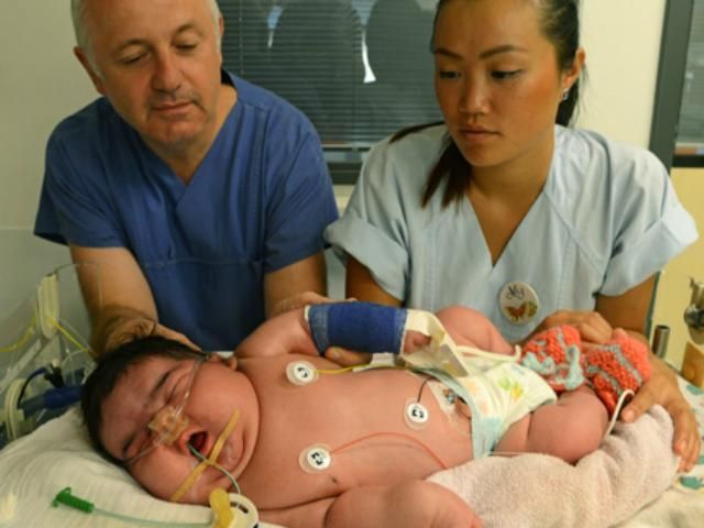 У Німеччині народився хлопчик-богатир вагою 6 кг У Німеччині народився хлопчик-богатир вагою 6 кг