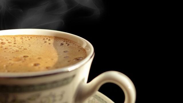 Чем больше кофе пьет человек, тем меньше он склонен к суициду Чем больше кофе пьет человек, тем меньше он склонен к суициду