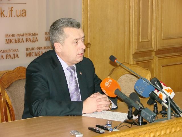 Мэр Ивано-Франковска, который попал в ДТП, готовится к двум операциям Мэр Ивано-Франковска, который попал в ДТП, готовится к двум операциям