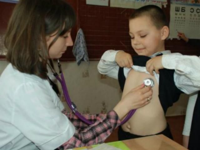 Опозиція хоче забезпечити усі школи і садочки лікарями Опозиція хоче забезпечити усі школи і садочки лікарями