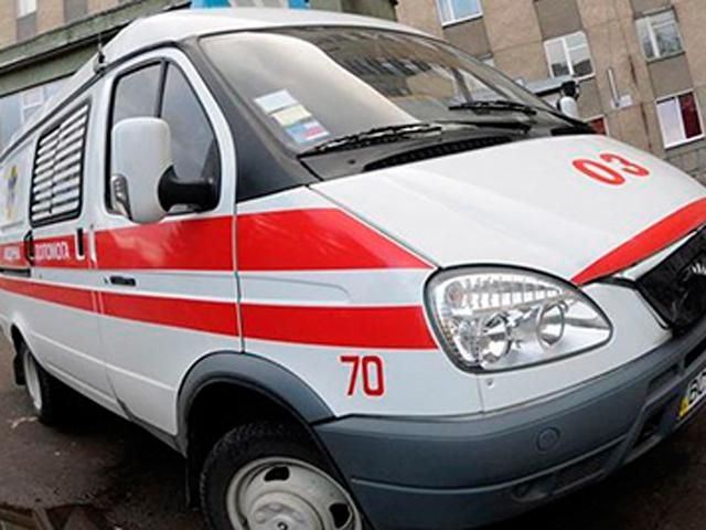 Одного з побитих активістів під Банковою госпіталізували Одного з побитих активістів під Банковою госпіталізували