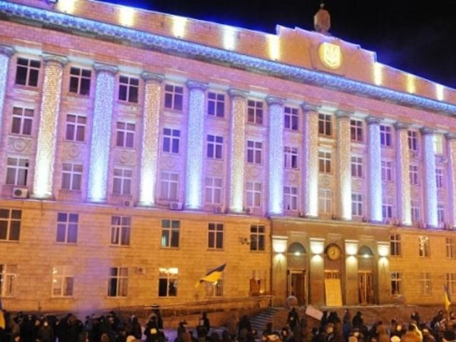 В Черкассах запретили митинговать из-за вирусных инфекций В Черкассах запретили митинговать из-за вирусных инфекций