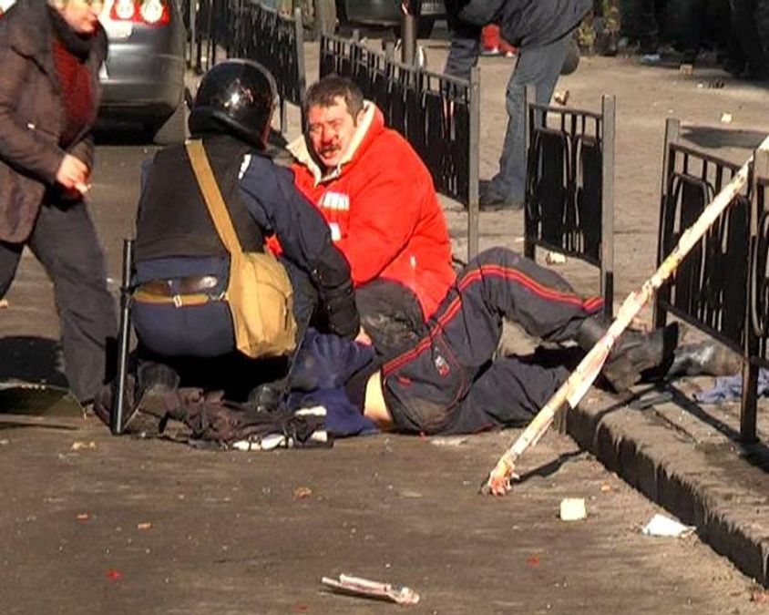 Жертвами сутичок у Києві стали близько 30 людей, — медслужба Майдану Жертвами сутичок у Києві стали близько 30 людей, — медслужба Майдану
