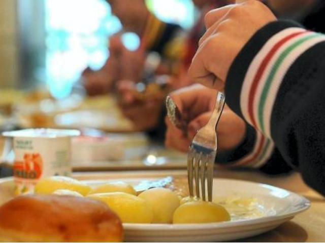 Майже 40 дітей отруїлися в оздоровчому таборі у Приморську Майже 40 дітей отруїлися в оздоровчому таборі у Приморську