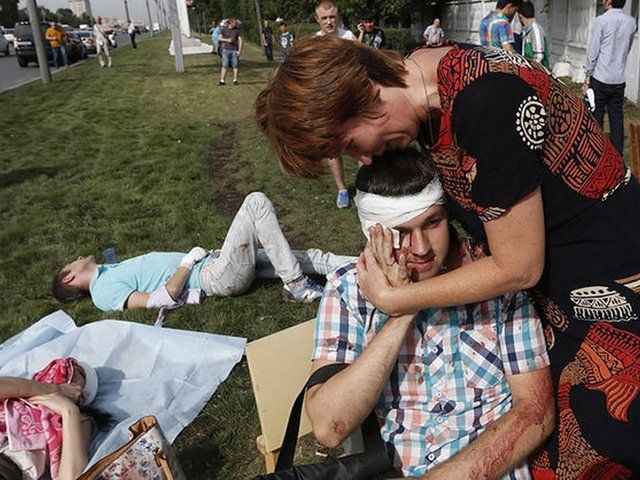 Після трагедії в московському метро 129 людей залишаються у лікарні, 42 з них у важкому стані Після трагедії в московському метро 129 людей залишаються у лікарні, 42 з них у важкому стані