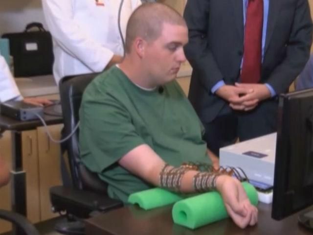 Здорове життя. Розробка компанії Battelle дозволила паралізованому пацієнту рухати рукою Здорове життя. Розробка компанії Battelle дозволила паралізованому пацієнту рухати рукою