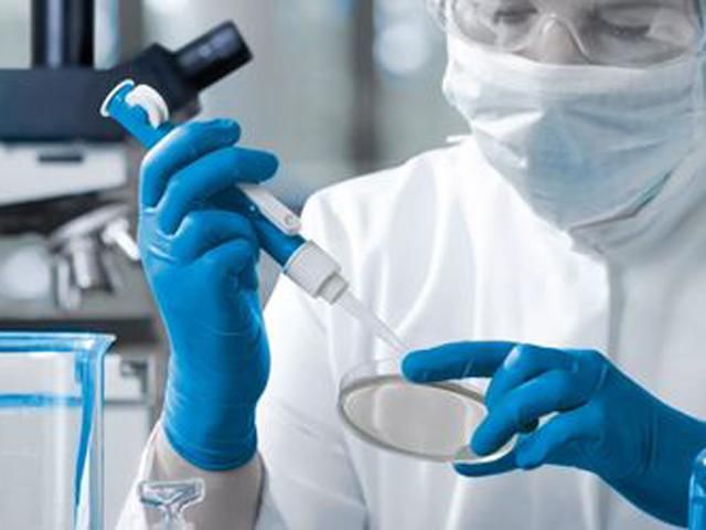 Авиакомпания в США ищет пассажиров рейса, которым летела больная Эболой Авиакомпания в США ищет пассажиров рейса, которым летела больная Эболой