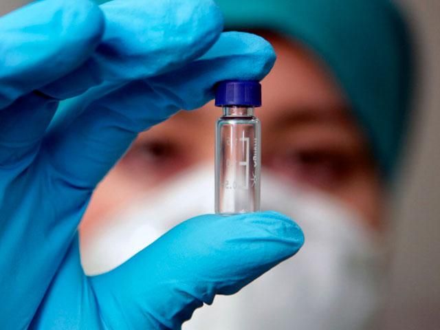 До наступного року ВООЗ випробує дві вакцини від Еболи