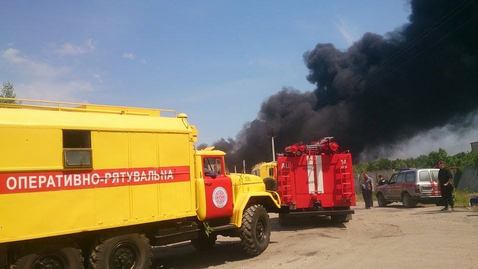 Говорити про отруєння повітря внаслідок пожежі під Васильковом зарано, — еколог Говорити про отруєння повітря внаслідок пожежі під Васильковом зарано, — еколог