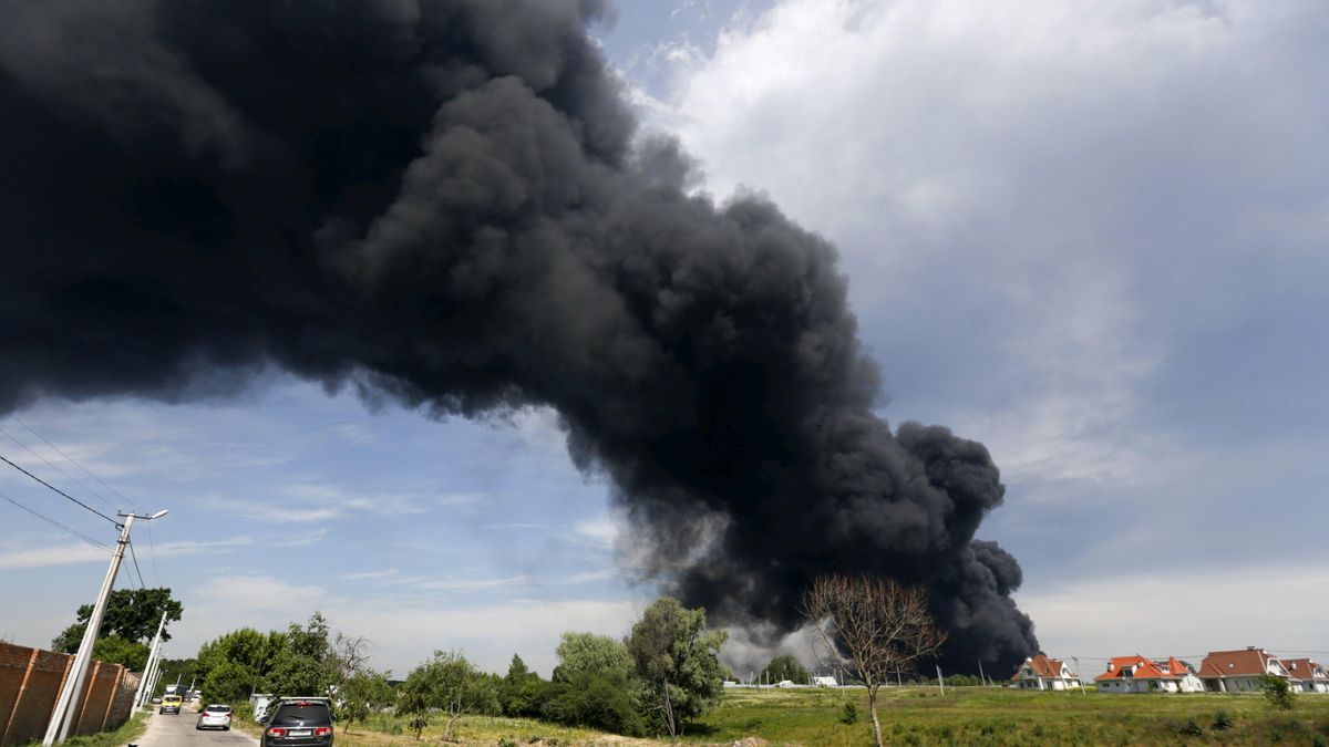 Наслідки пожежі під Києвом можуть бути неочікуваними, — еколог