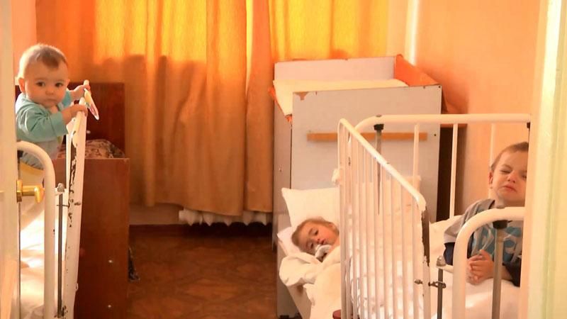 Хворі діти чекають змін у бідних тубдиспансерах Хворі діти чекають змін у бідних тубдиспансерах