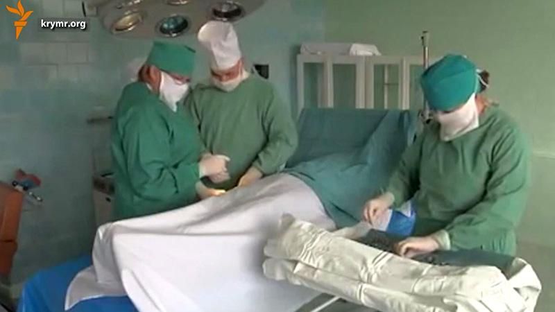 Кримським медикам урізали зарплату Кримським медикам урізали зарплату