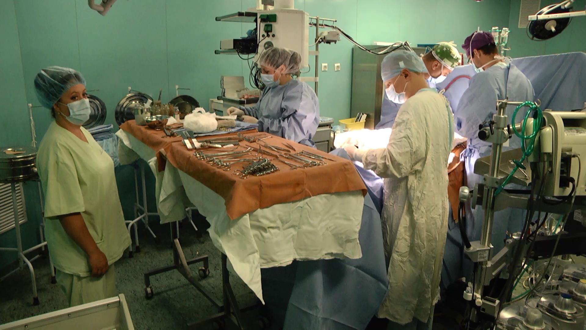 Українські лікарі провели унікальну операцію на серці   