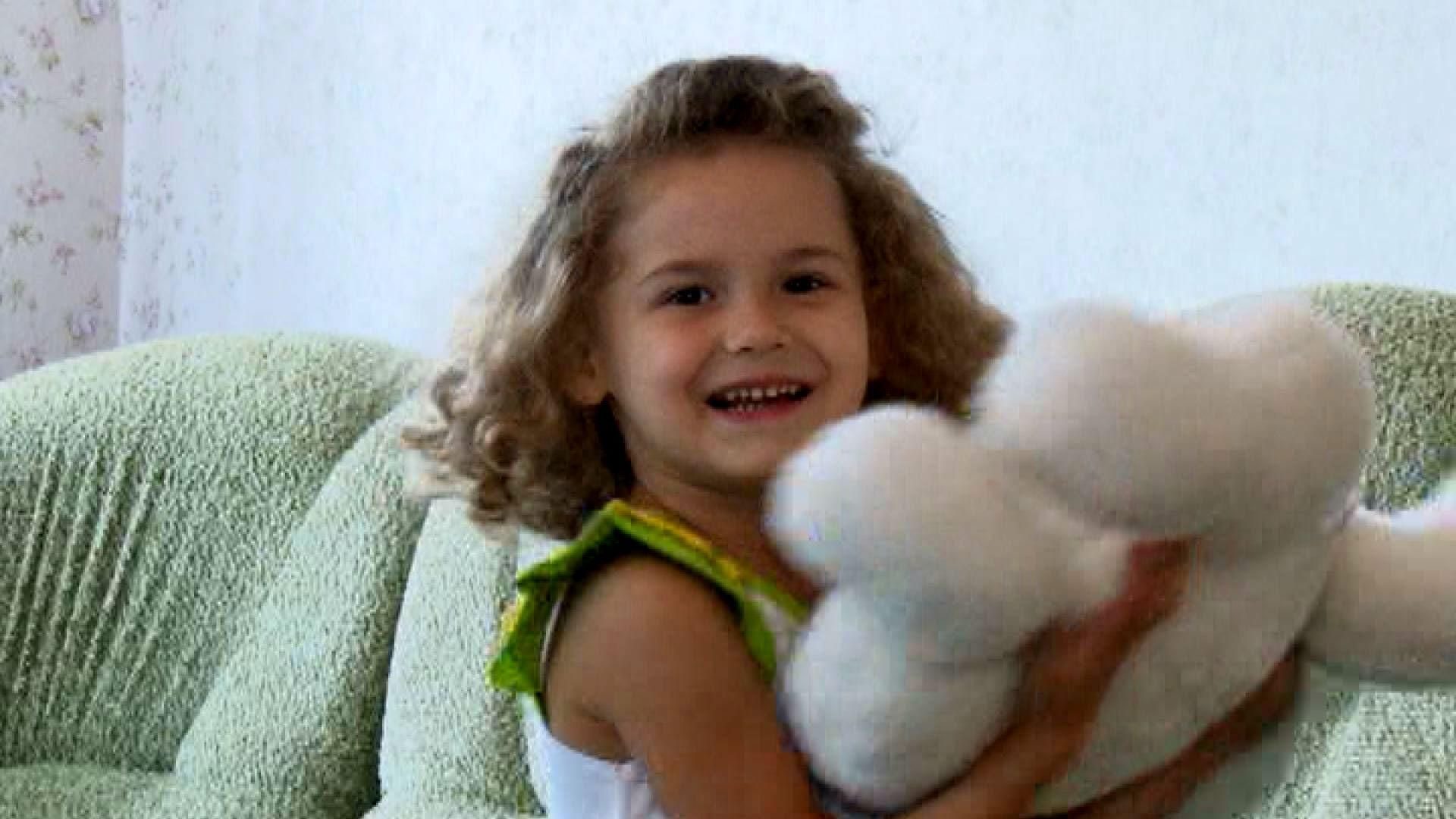 Мать бросила 4-летнюю дочь в маршрутке Мать бросила 4-летнюю дочь в маршрутке