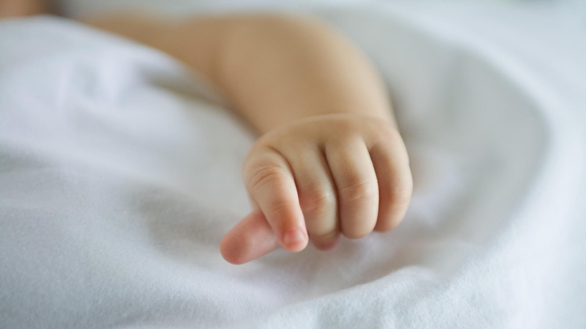 Из-за халатности медиков младенец умер в утробе матери