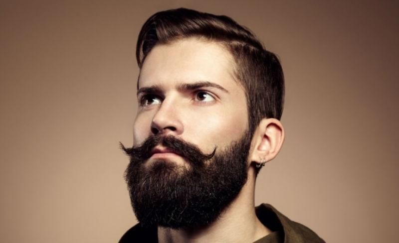 Хіпстерська істерія: в США  "нарощують" бороди чоловікам