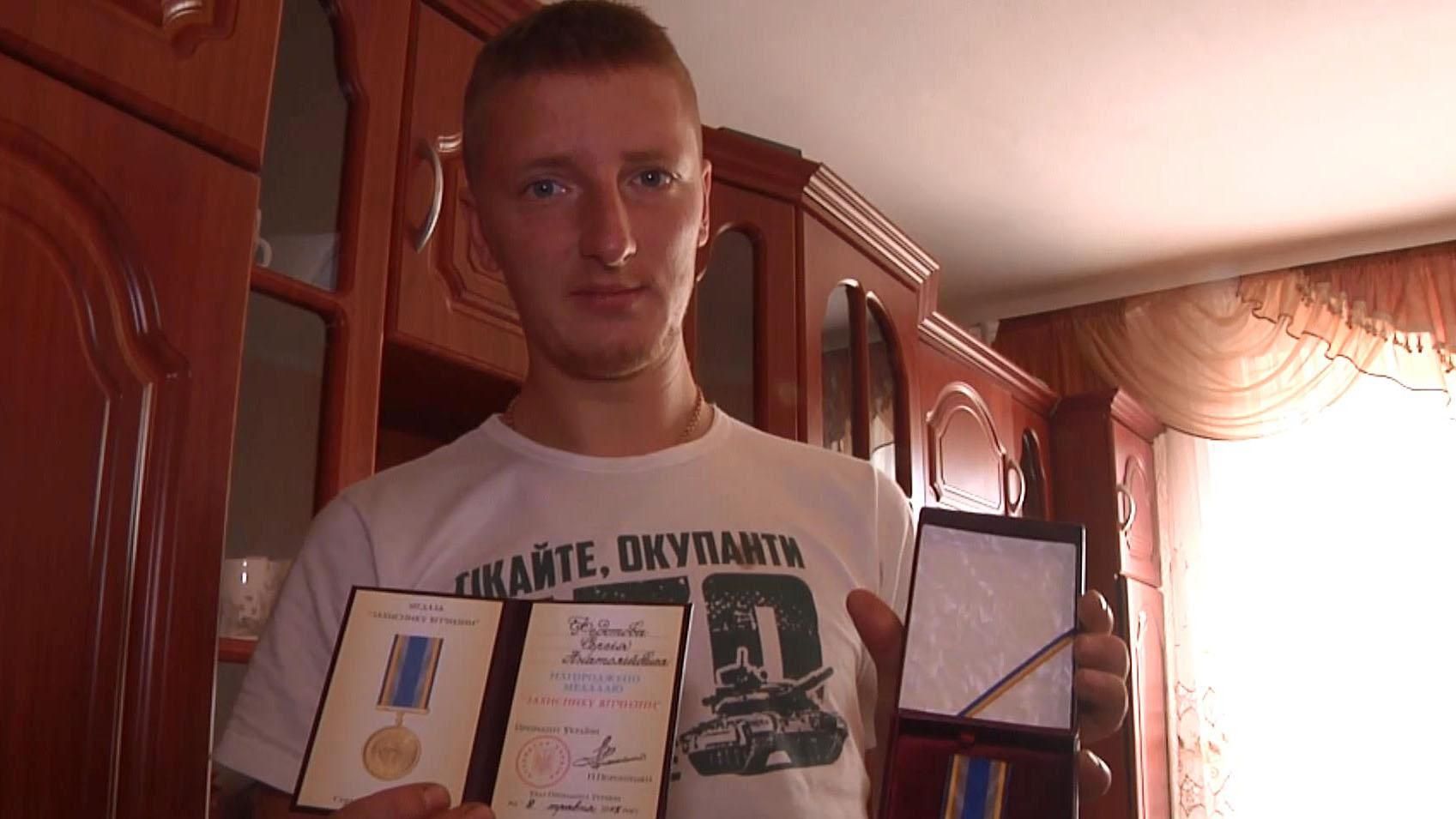 20-річний боєць АТО повернувся з Іловайська та може втратити ногу
