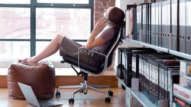 Як офісним працівникам рятуватись від "сидячих" хвороб