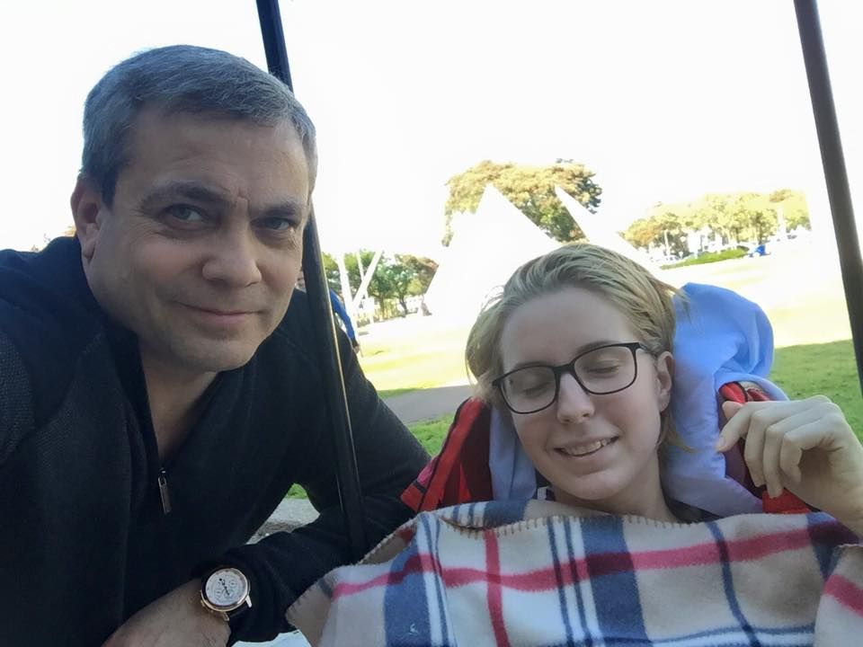 Волонтер Яна Зинкевич после операции впервые вышла на прогулку Волонтер Яна Зинкевич после операции впервые вышла на прогулку