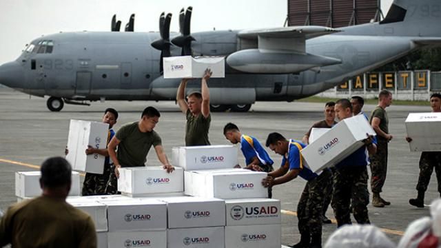 В Україну прибув чималий вантаж військової допомоги від США В Україну прибув чималий вантаж військової допомоги від США