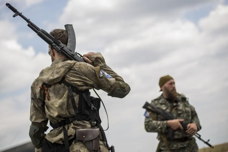 На Донбасі лави бойовиків косить невідома інфекція