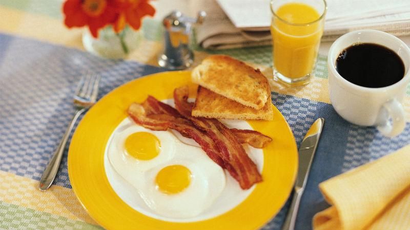 5 продуктів, які не можна вживати на сніданок