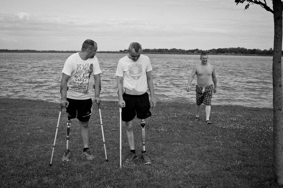 Перші кроки після Донбасу: зворушливий фотопроект про ветеранів на реабілітації Перші кроки після Донбасу: зворушливий фотопроект про ветеранів на реабілітації